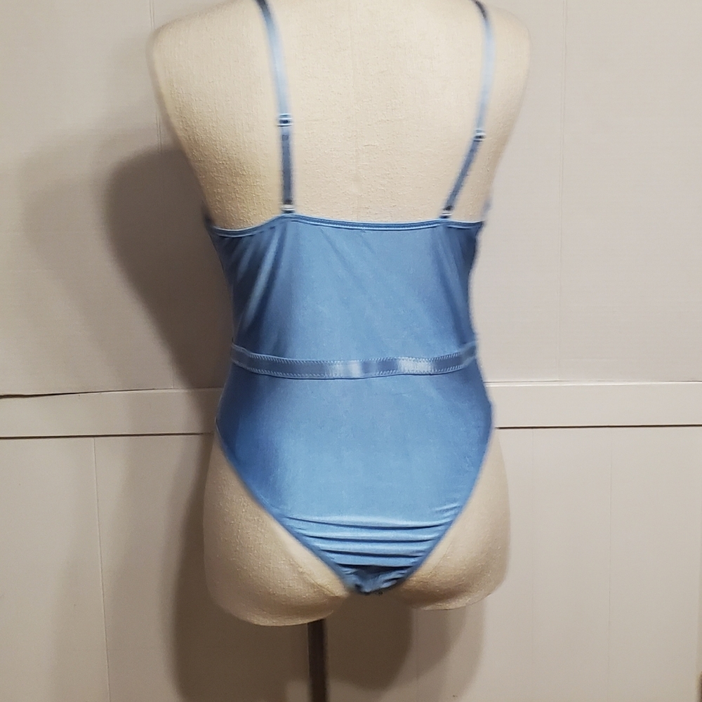 🦩Ice Blue Teddy Bodysuit  Large - Picture 2 of 3